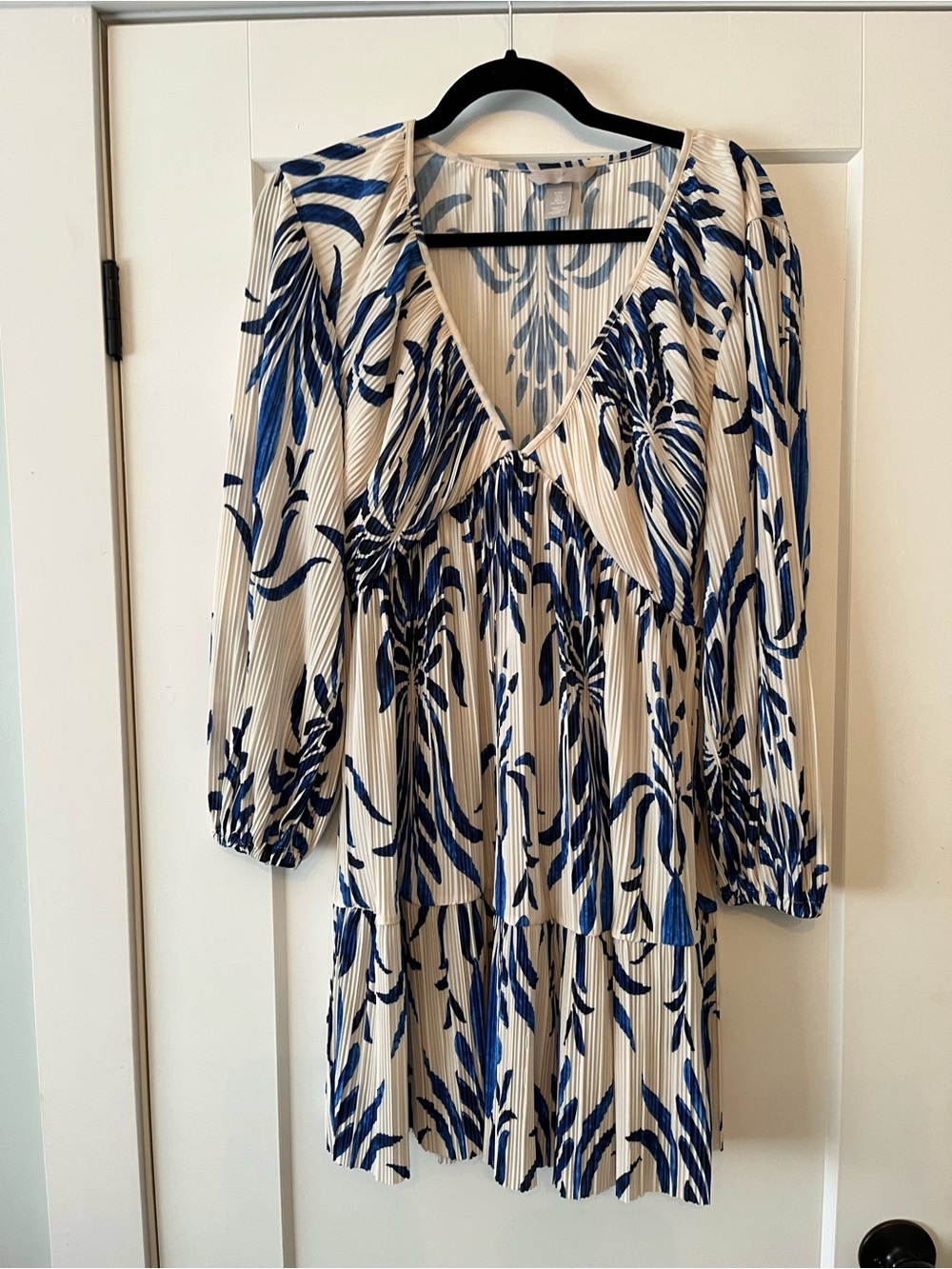 H&M Cream and Navy Floral V-Neck Tiered Long-Sleeve Dress